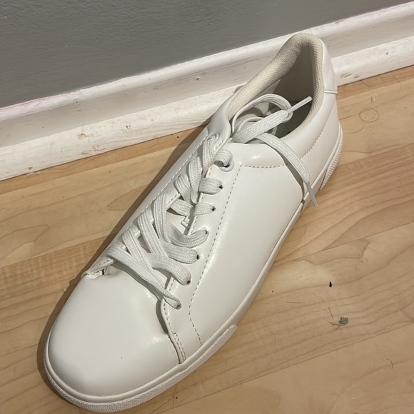 Shoes - Picture 2 of 3